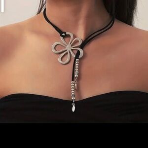 Vintage Bohemian Hollow Flower Clavicle Chain Rope